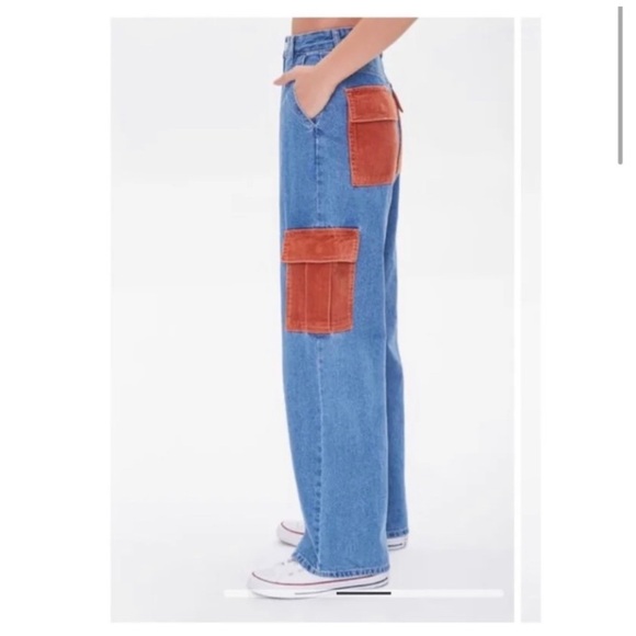 FOREVER 21 Wide Leg Cargo Jeans - Picture 2 of 10
